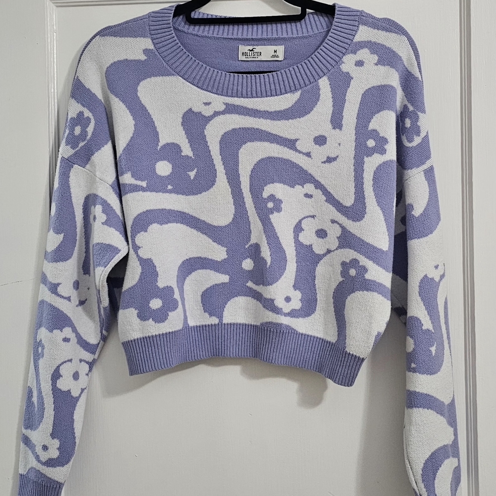 Hollister Women's Lavender and Cream Patterned Sweater